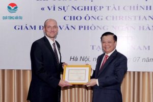 Tiêu chuẩn xét tặng kỷ niệm chương ngành tài chính 10 le trao tang ky niem chuong nganh tai chinh